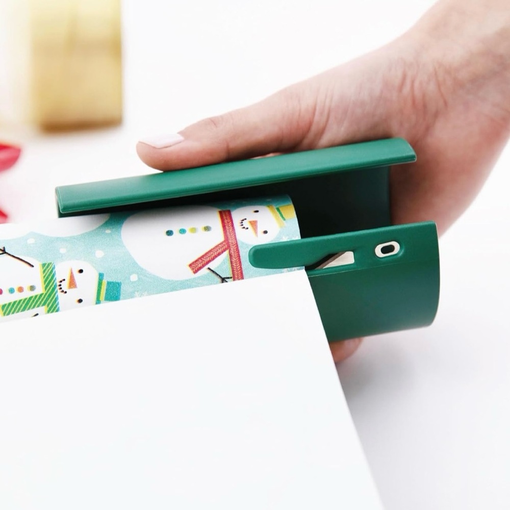 Little ELF Wrapping Paper Cutter - Picture 4 of 7